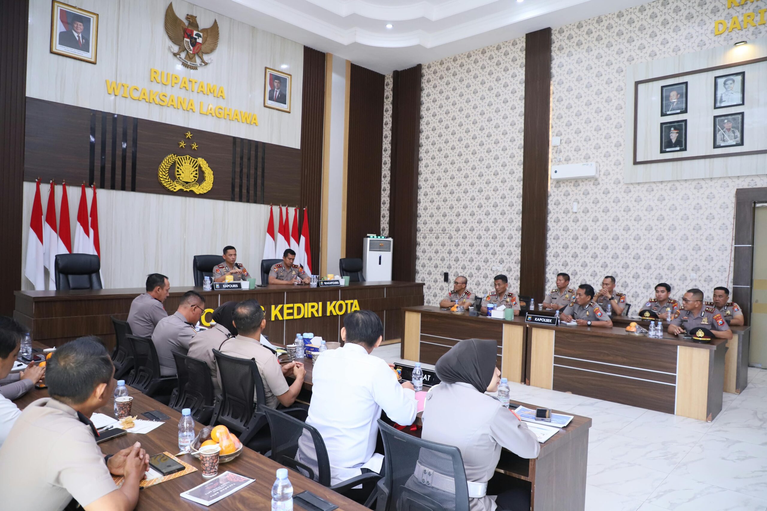 Anev Kamtibmas Agustus: Kapolres Kediri Kota Dorong Jajaran Makin Responsif, Solid dan Profesional