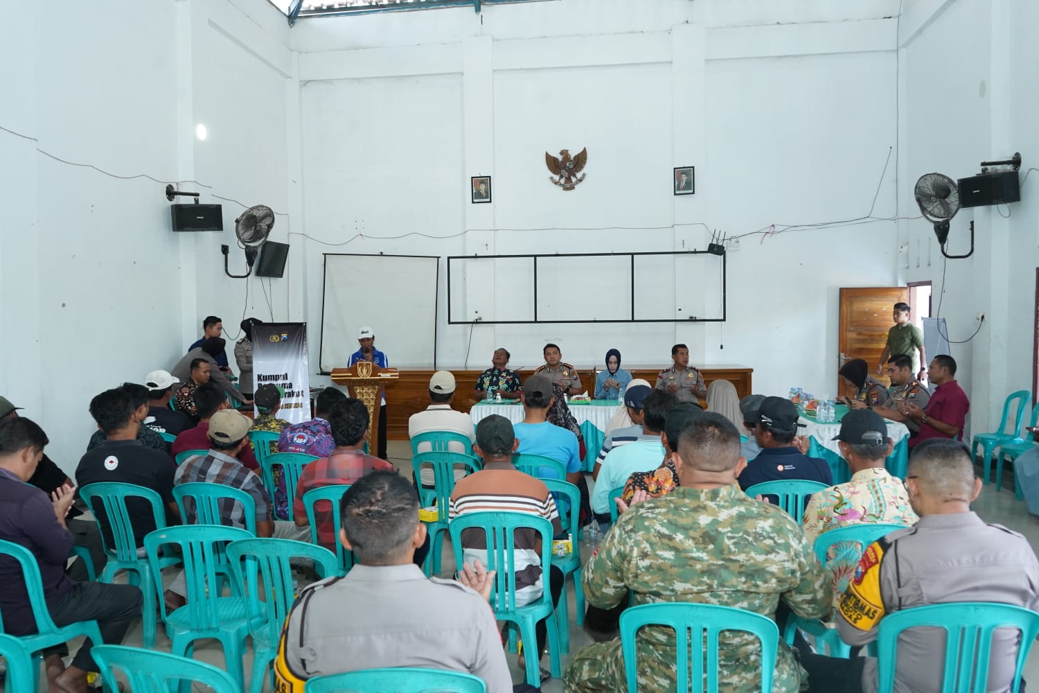 Cegah Gangguan Kamtibmas Sejak Dini, Kapolres Kediri Ajak warga Desa Sekoto kumpul Bersama