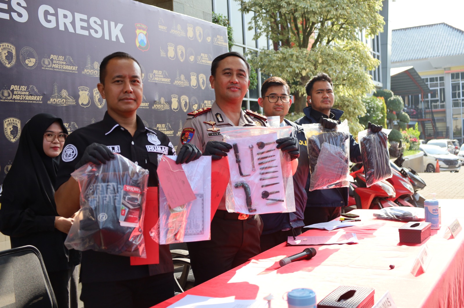 Polres Gresik Amankan 11 Tersangka Curanmor, Empat Motor Dikembalikan ke Korban